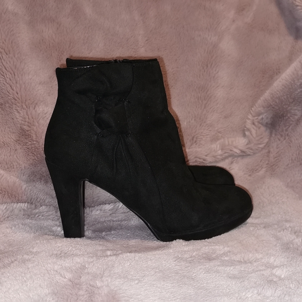 Impo black suede heeled booties